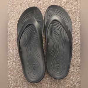 Crocs Iconic Comfort Kadee II Women Size 7 Black Slip On Thong Flip Flop Sandals